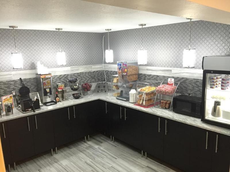 Super 8 By Wyndham Rochester Mayo Clinic Area Ngoại thất bức ảnh